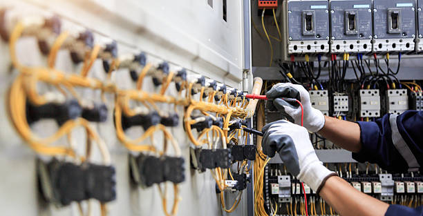 Professional Electrician technician working in Ladue, MO
